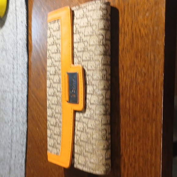 Athentoc Christian Dior Beige and Orange Wallet - Picture 6 of 16